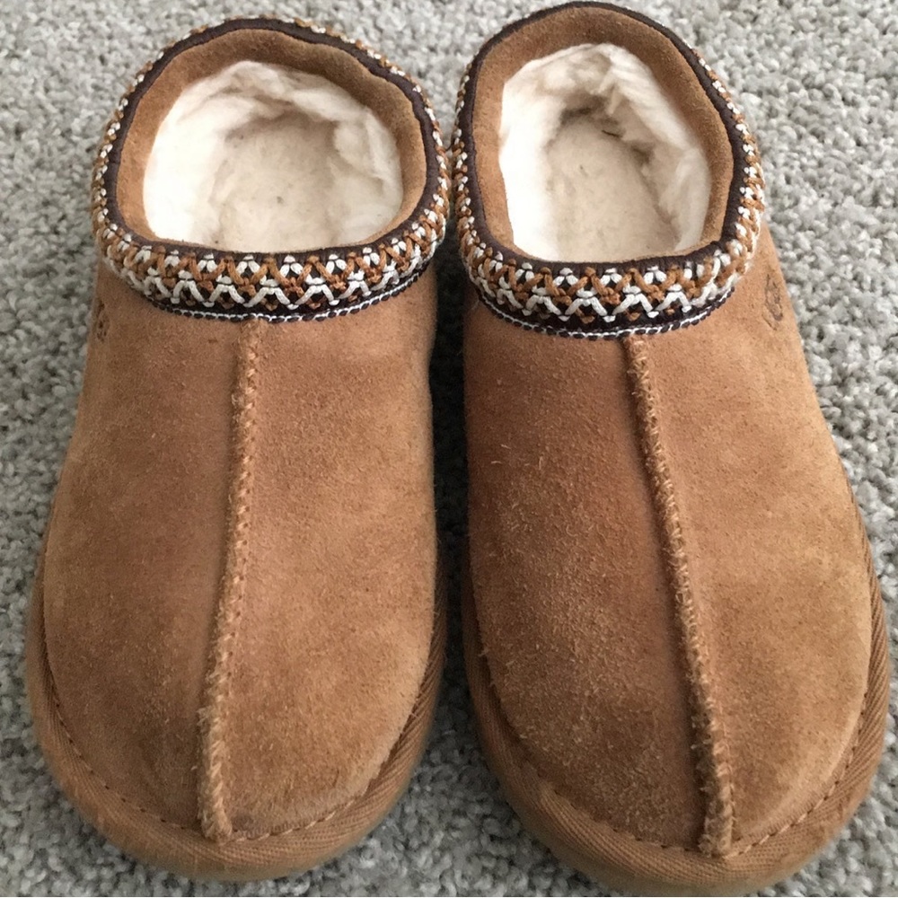 Uggs - Picture 2 of 6